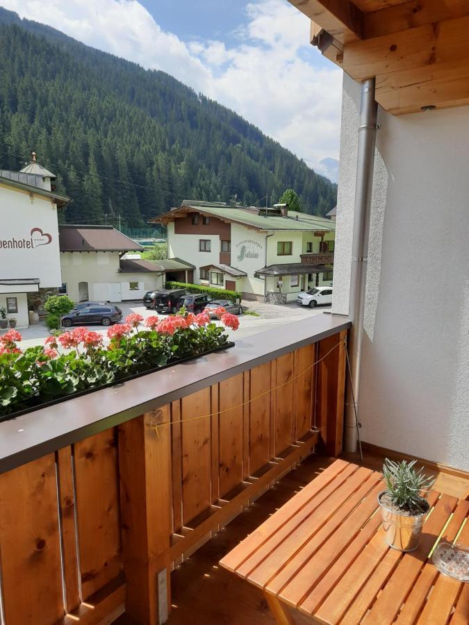 Gruenwaldhof Bed & Breakfast ทักซ์ ภายนอก รูปภาพ