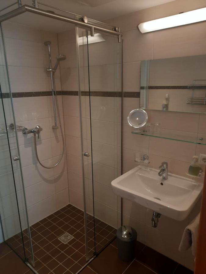 Gruenwaldhof Bed & Breakfast ทักซ์ ภายนอก รูปภาพ