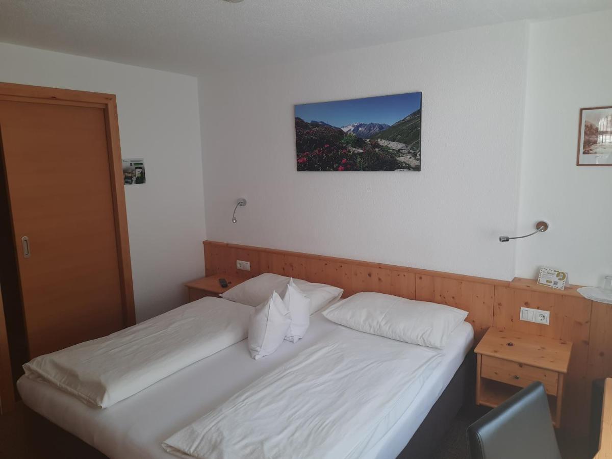 Gruenwaldhof Bed & Breakfast ทักซ์ ภายนอก รูปภาพ