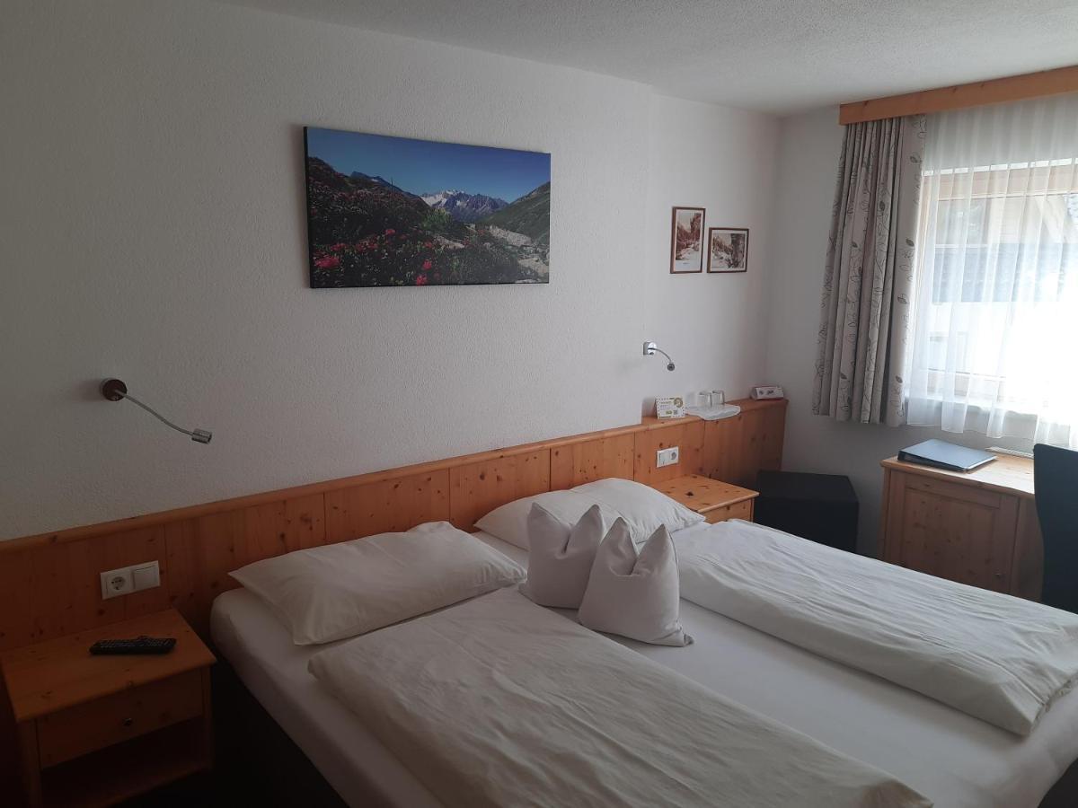 Gruenwaldhof Bed & Breakfast ทักซ์ ภายนอก รูปภาพ