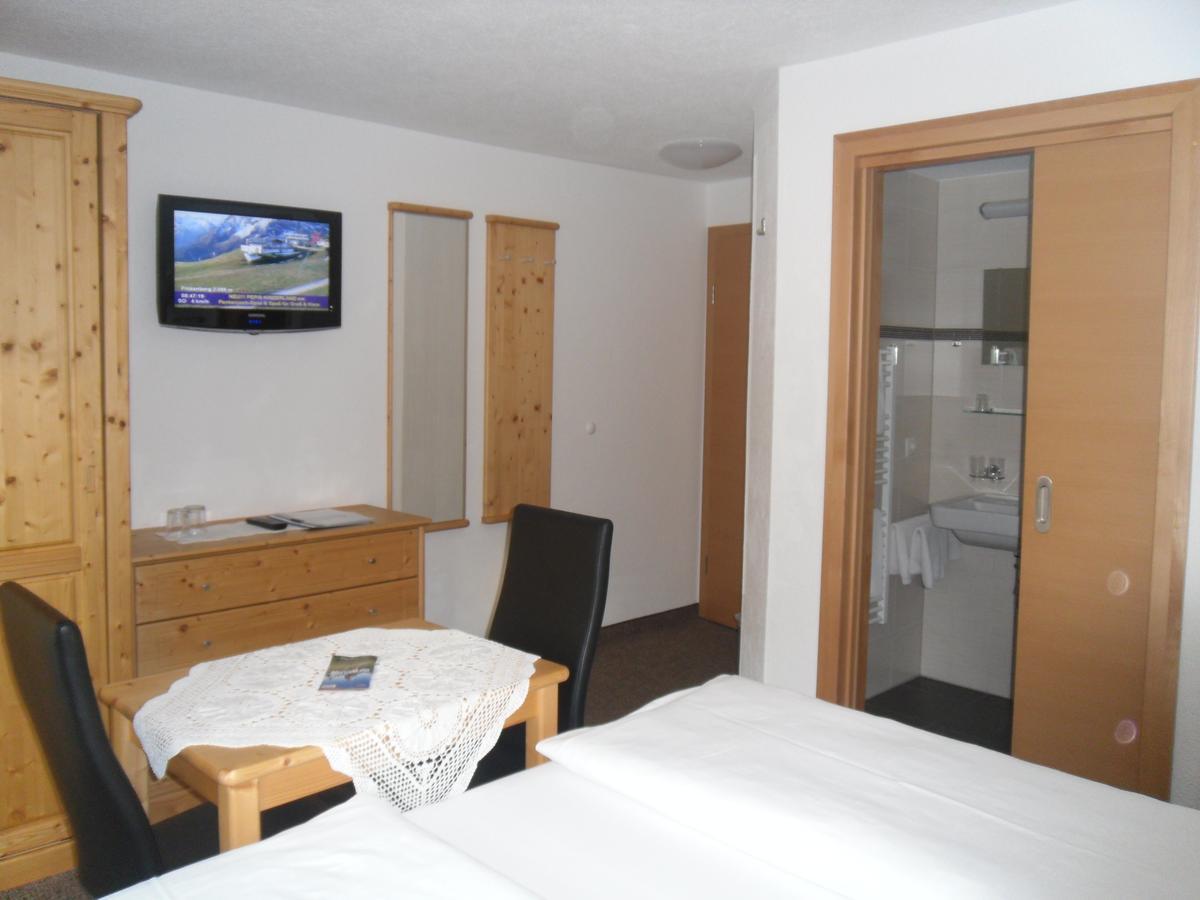Gruenwaldhof Bed & Breakfast ทักซ์ ภายนอก รูปภาพ