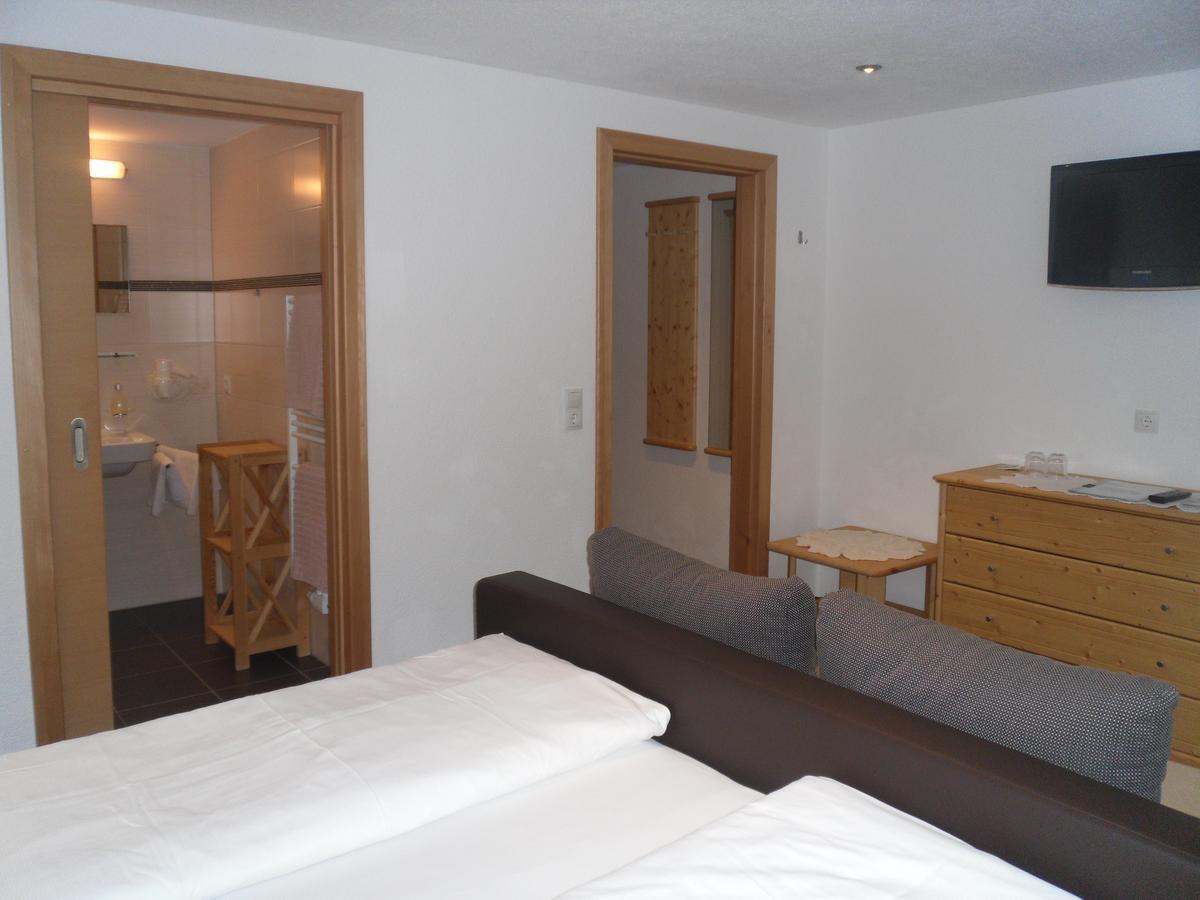 Gruenwaldhof Bed & Breakfast ทักซ์ ภายนอก รูปภาพ