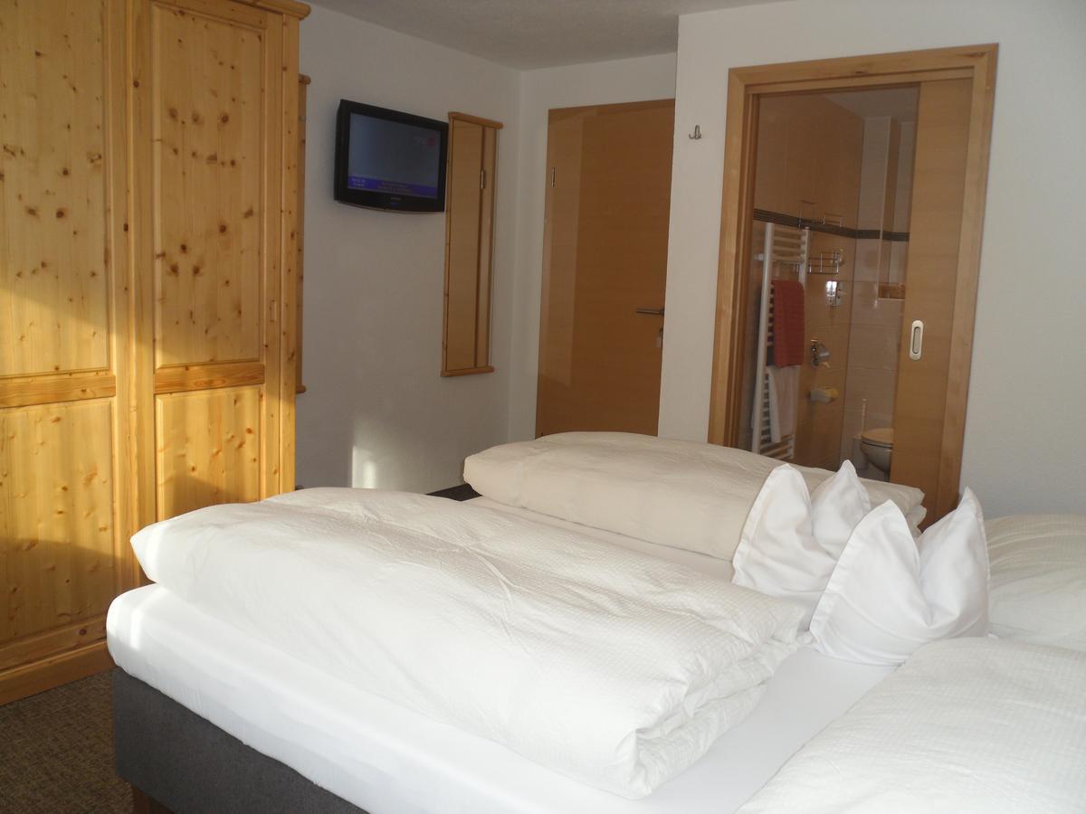 Gruenwaldhof Bed & Breakfast ทักซ์ ภายนอก รูปภาพ