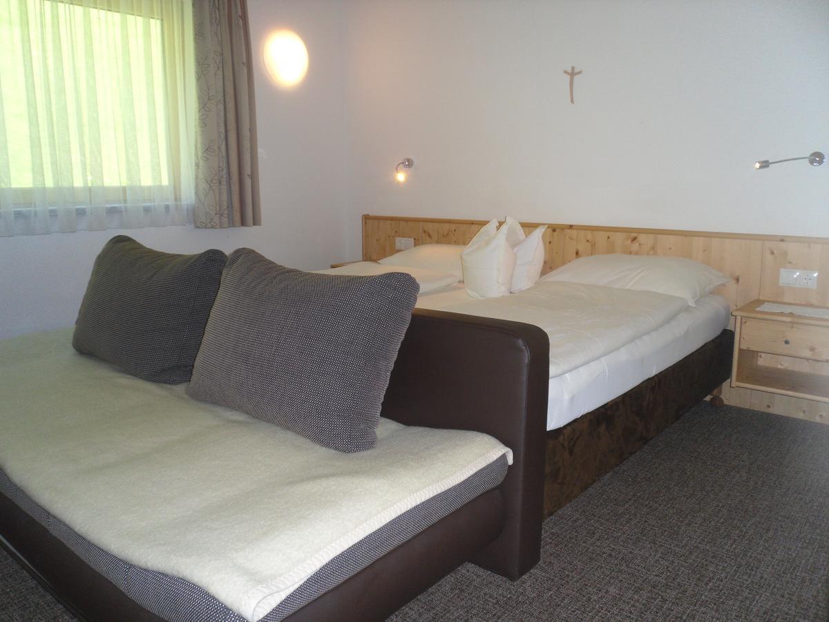 Gruenwaldhof Bed & Breakfast ทักซ์ ภายนอก รูปภาพ