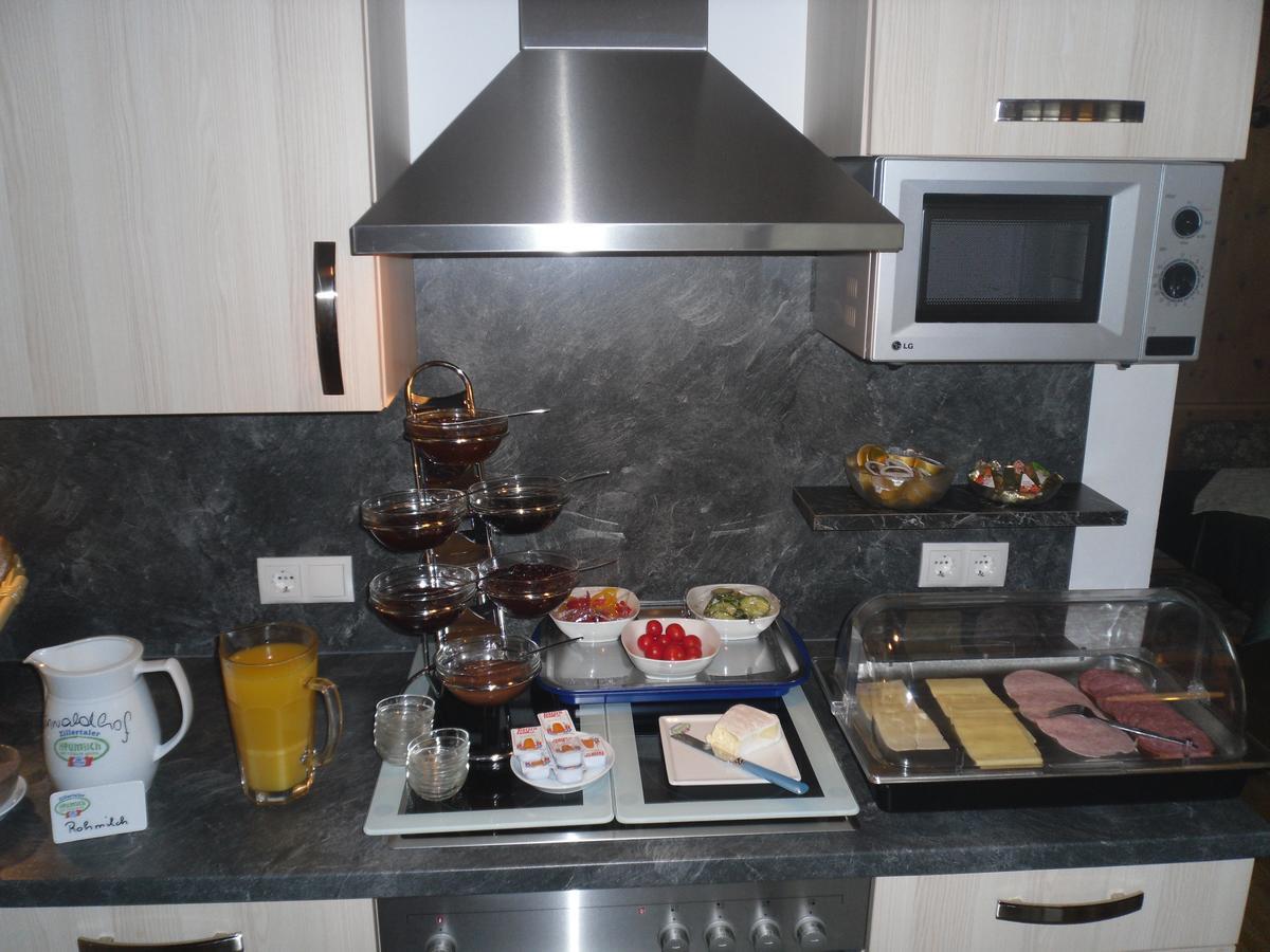 Gruenwaldhof Bed & Breakfast ทักซ์ ภายนอก รูปภาพ